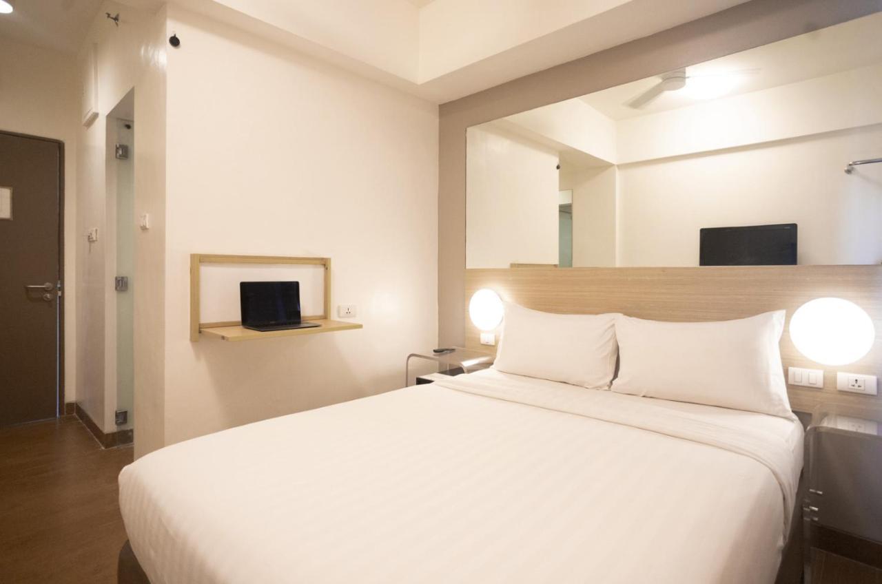 Red Planet Manila Malate Mabini Otel Dış mekan fotoğraf