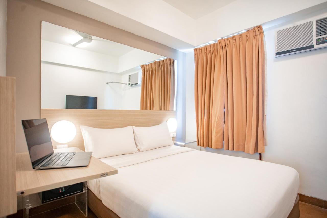 Red Planet Manila Malate Mabini Otel Dış mekan fotoğraf
