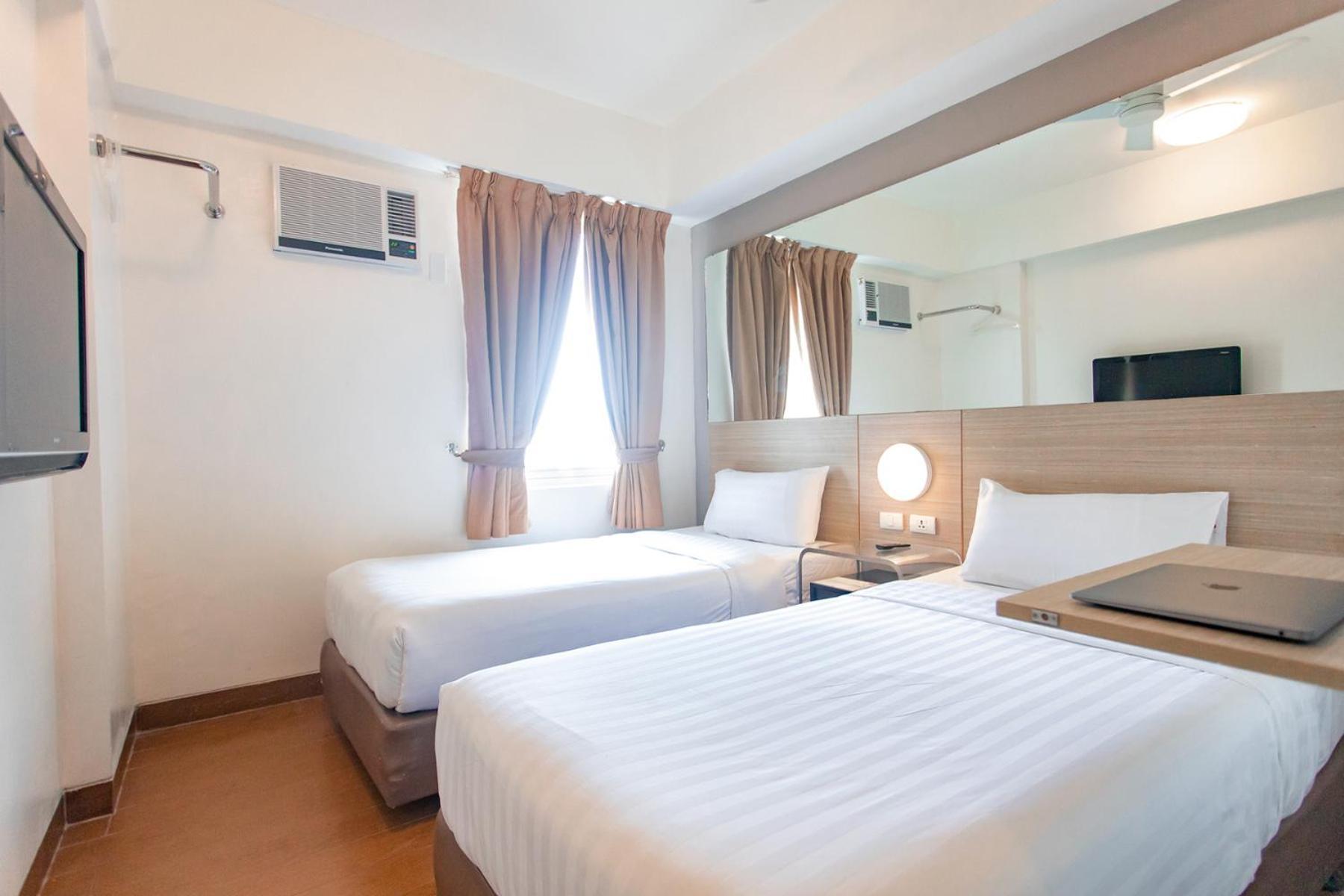Red Planet Manila Malate Mabini Otel Dış mekan fotoğraf