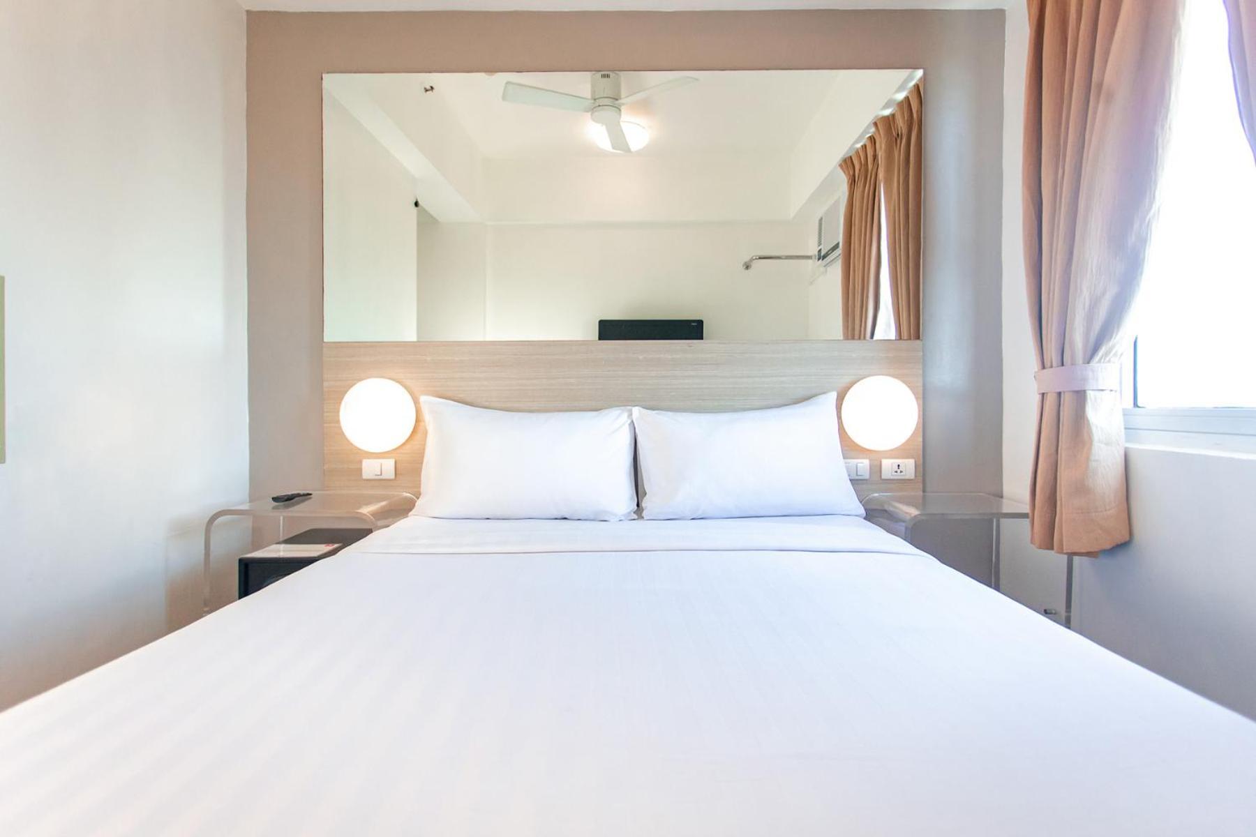 Red Planet Manila Malate Mabini Otel Dış mekan fotoğraf