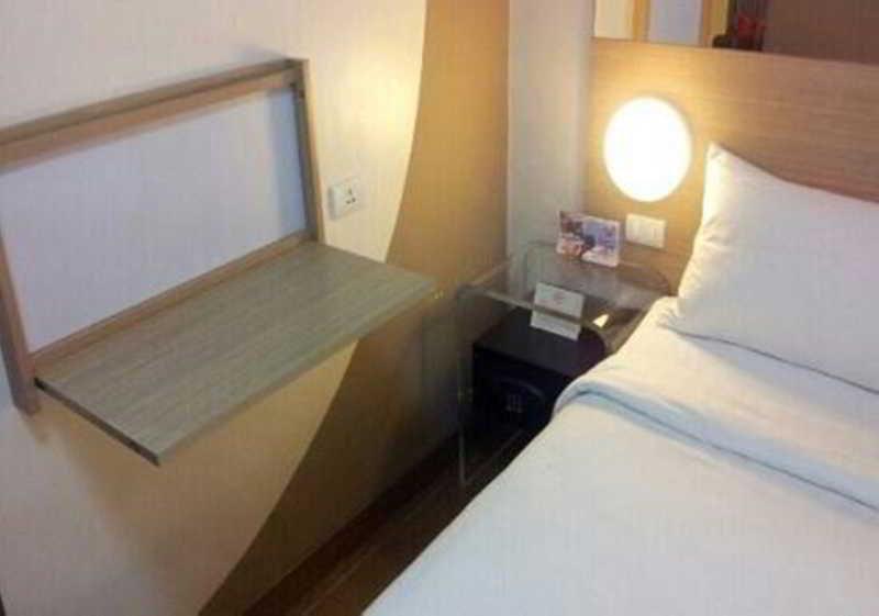 Red Planet Manila Malate Mabini Otel Dış mekan fotoğraf
