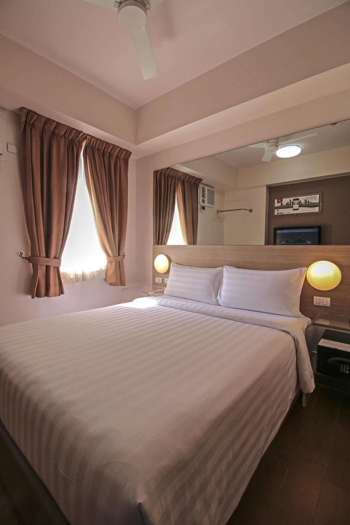 Red Planet Manila Malate Mabini Otel Dış mekan fotoğraf