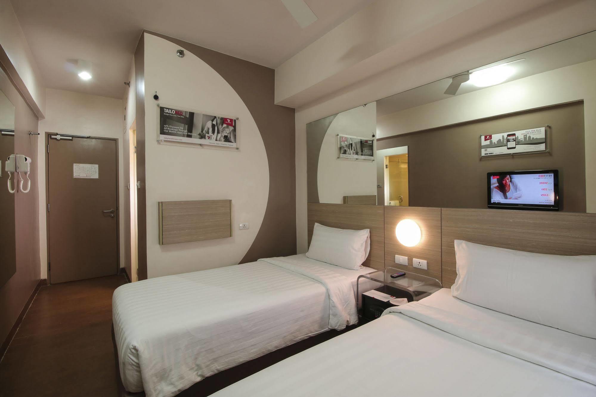 Red Planet Manila Malate Mabini Otel Dış mekan fotoğraf